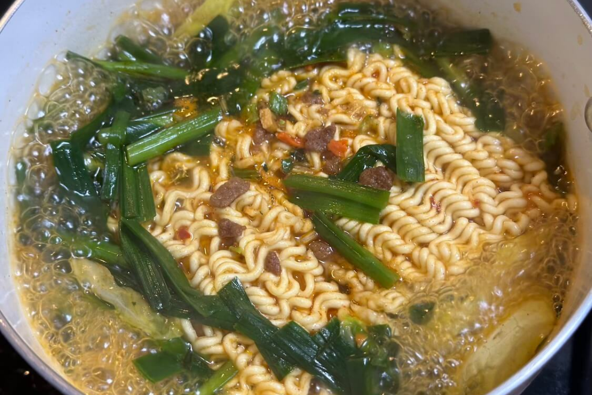 "그냥 끓여먹지 마세요" 라면에 넣어먹으면 건강해지는 '3가지 항암 식재료'